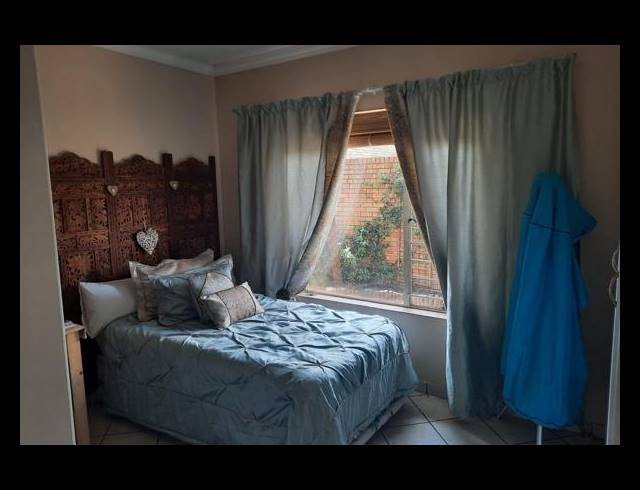 3 BEDROOM TOWNHOUSE FOR SALE IN NEW REDRUTH